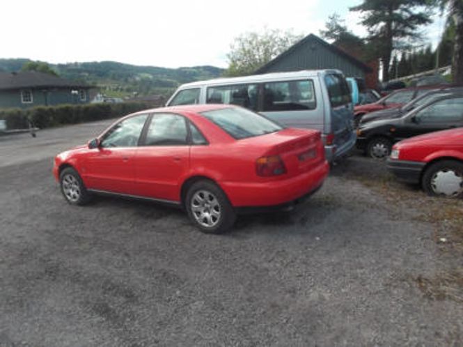 Hovedbilde Baklykt Audi A4 95-07.96 sedan venstre gul/rød/klar